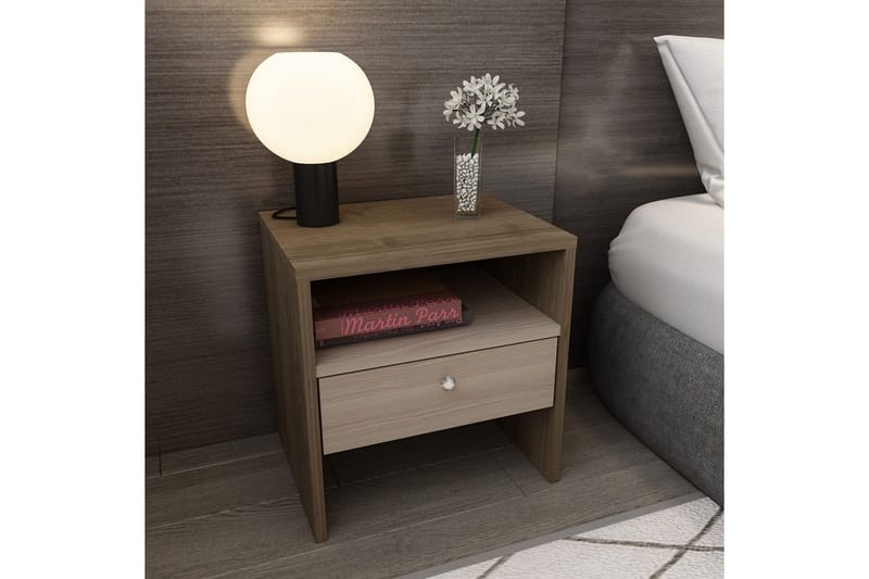 Berriaren Nattbord 45 cm - Valnøtt - Møbler - Bord - Avlastningsbord - Sengebord & nattbord