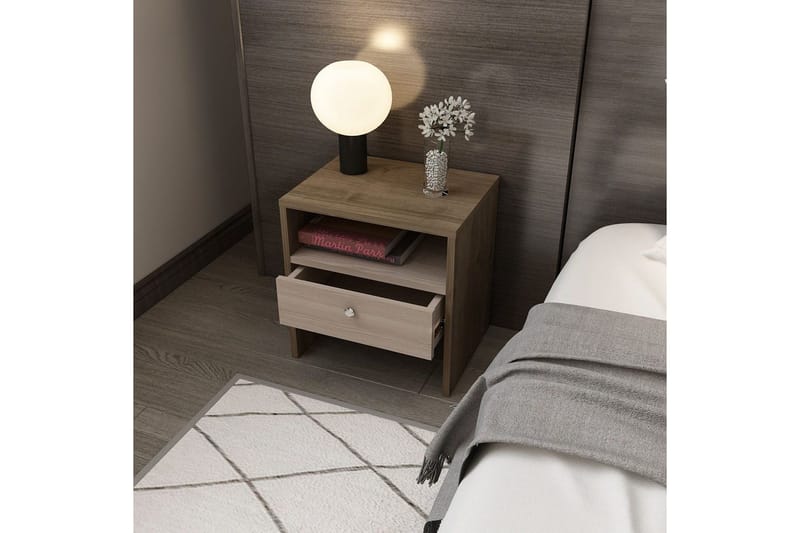 Berriaren Nattbord 45 cm - Valnøtt - Møbler - Bord - Avlastningsbord - Sengebord & nattbord