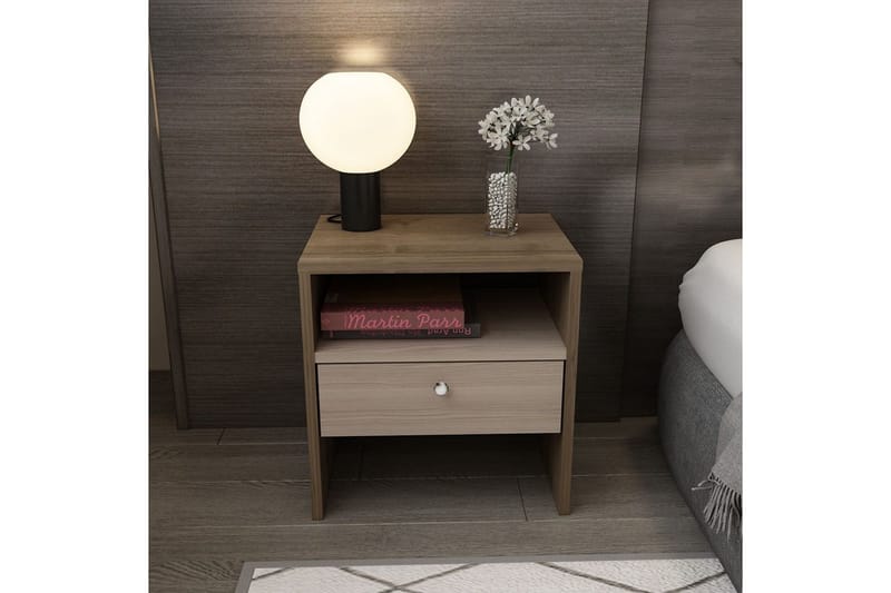 Berriaren Nattbord 45 cm - Valnøtt - Møbler - Bord - Avlastningsbord - Sengebord & nattbord
