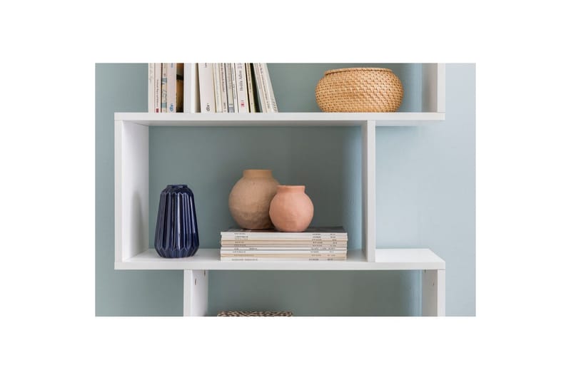 Bokhylle Wohnling Elegant med 6 forskjøvede oppbevaringshyller - Oppbevaring - Hyller - Bokhylle