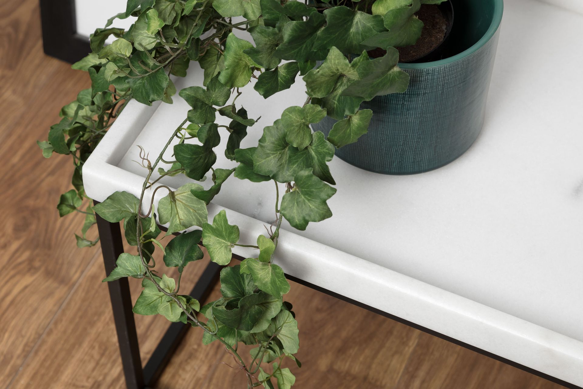 Kungshult Sidebord 60 cm - Hvit/Svart - Møbler - Bord - Avlastningsbord - Brettbord og småbord