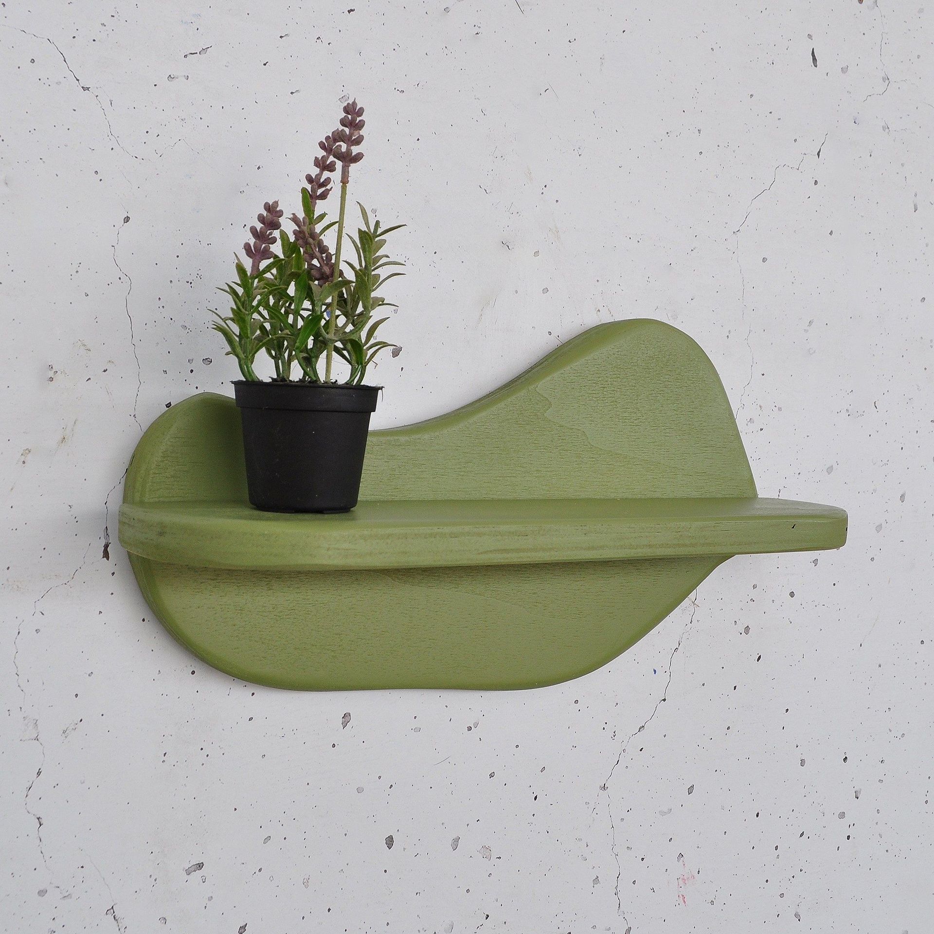 Dekorativ vegghylle i tre Hanah Home Magna Lysegrønn 35 x 18 x 11 cm -
