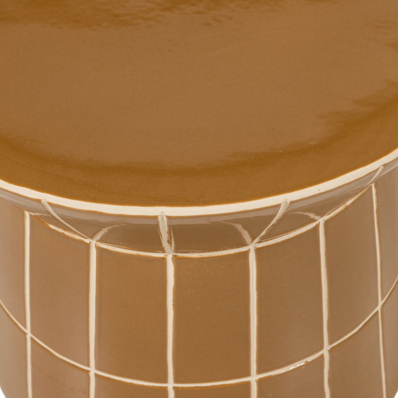 Dekorativt sidebord Plu 38 cm rundt - Honninggul - Møbler - Bord - Avlastningsbord - Lampebord & sidebord