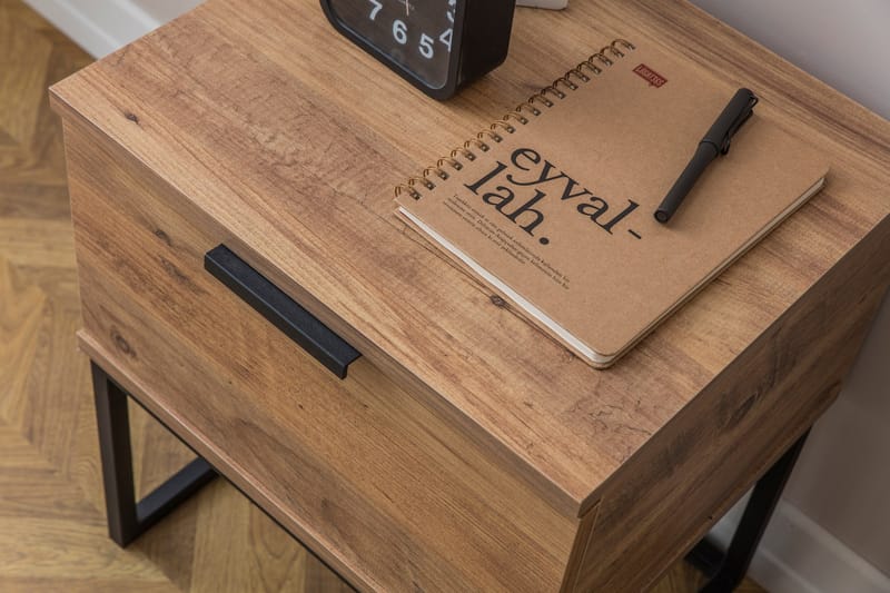 Eliyahu Nattbord 45 cm - Brun/Svart - Møbler - Bord - Avlastningsbord - Sengebord & nattbord