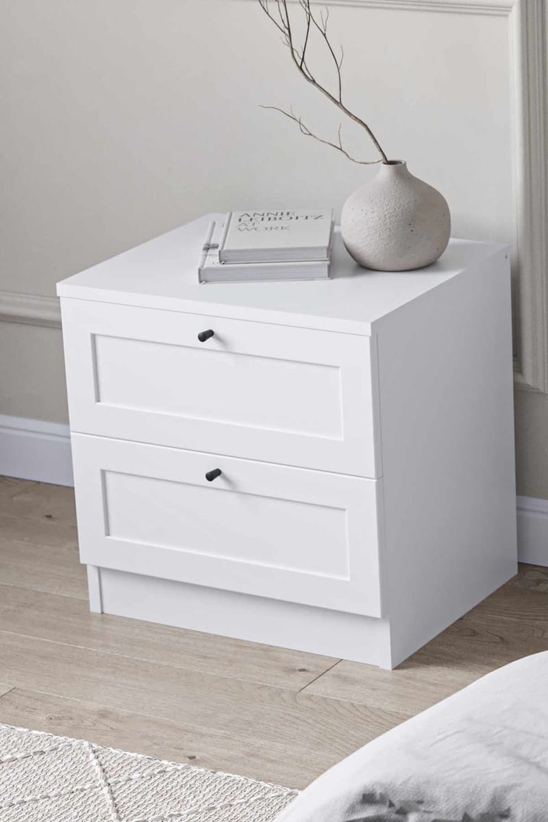 Interlaken nattbord 50 cm - Hvit - Møbler - Bord - Avlastningsbord - Sengebord & nattbord