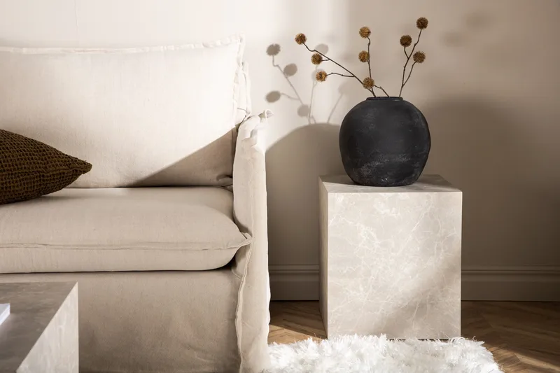 York High Travertin Sidebord 40x40x45 cm - Beige - Møbler - Bord - Avlastningsbord - Lampebord & sidebord