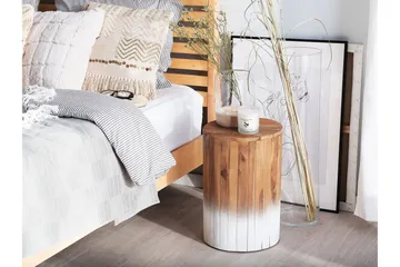 Movas Rund Nattbord 30 cm i Tre med Teaklook - Brun - Møbler - Bord - Avlastningsbord - Sengebord & nattbord