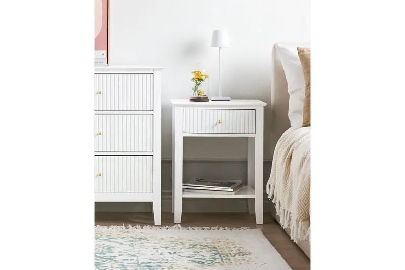 Nattbord Assisi med oppbevaringsskuff - Møbler - Bord - Avlastningsbord - Sengebord & nattbord