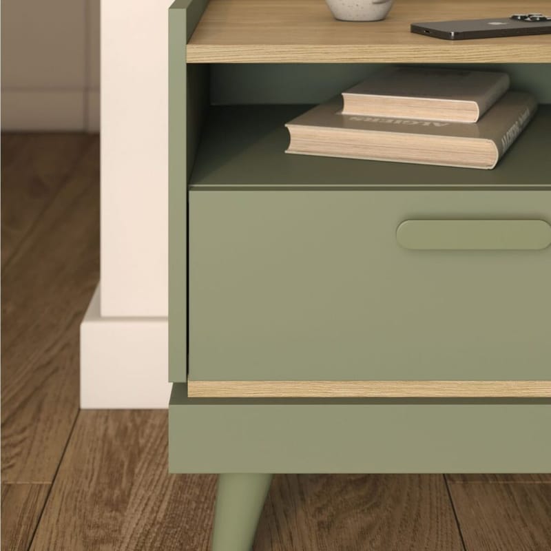 Nattbord Scandi 1 skuff - Falmet grønn - Oljet eik - Møbler - Bord - Avlastningsbord - Sengebord & nattbord