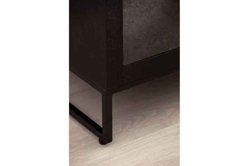 Nattbord Wohnling laget av massivt tre for kontinentalseng med 3 skuffer, skiferutseende, i landlig stil Svart - Svart - Møbler - Bord - Avlastningsbord - Sengebord & nattbord