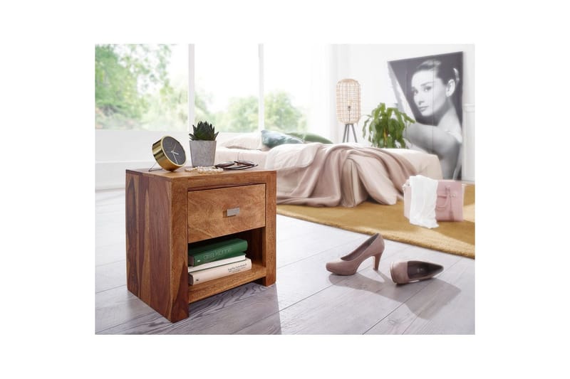 Nattbord Wohnling Massivt tre med skuff hylle landstil - Møbler - Bord - Avlastningsbord - Sengebord & nattbord