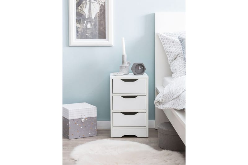 Nattbord Wohnling med 3 skuffer i et enkelt, moderne design for rammemadrass Hvit - Hvit - Møbler - Bord - Avlastningsbord - Sengebord & nattbord