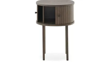 Nattbord Yngvar H68 cm - Brunlakkert eik - Møbler - Bord - Avlastningsbord - Sengebord & nattbord