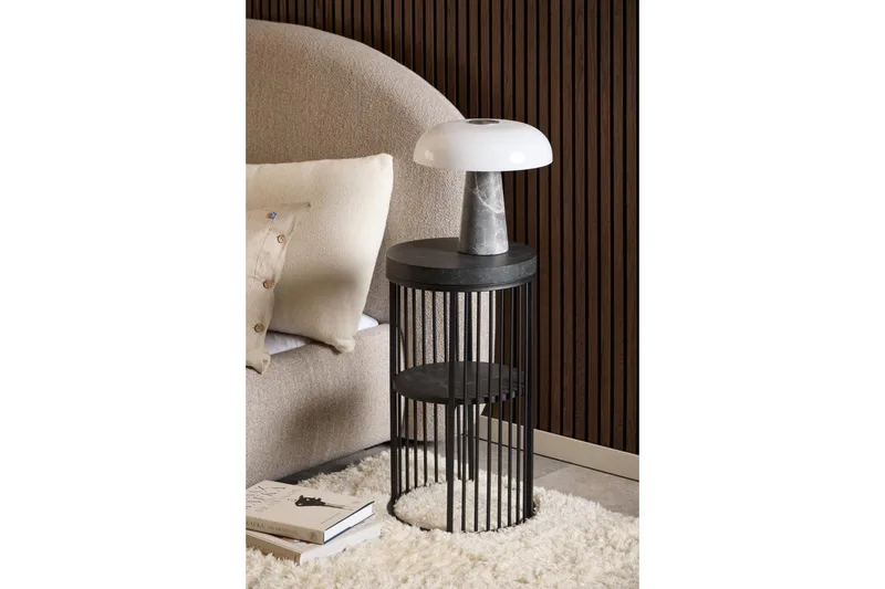 Saklani Nattbord 35 cm - Svart - Møbler - Bord - Avlastningsbord - Sengebord & nattbord