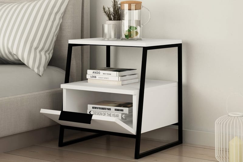 BodSjø Nattbord 45 cm med Oppbevaring Hylle + Lucka - Hvit/Svart - Møbler - Bord - Avlastningsbord - Sengebord & nattbord