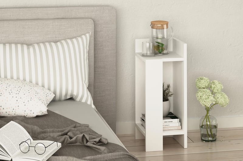 Decorta Nattbord 27 cm med Oppbevaring Hyllor + Luker Høyre - Hvit - Møbler - Bord - Avlastningsbord - Sengebord & nattbord