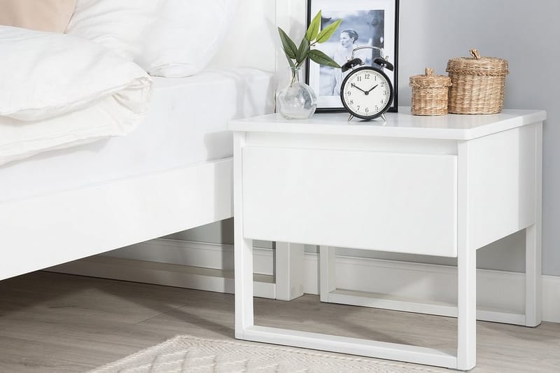 Giulia Nattbord 50 cm - Hvit - Møbler - Bord - Avlastningsbord - Sengebord & nattbord