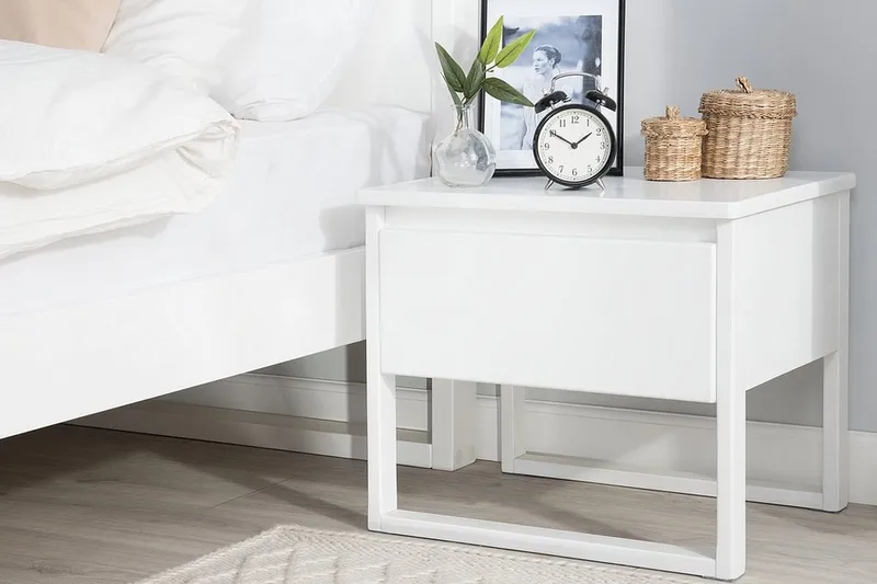 Giulia Nattbord 50 cm - Hvit - Møbler - Bord - Avlastningsbord - Sengebord & nattbord