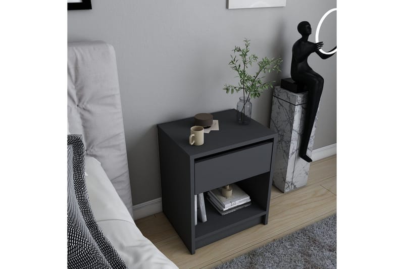 Rinorea Nattbord 44,6x52,8 cm - Antrasitt - Møbler - Bord - Avlastningsbord - Sengebord & nattbord