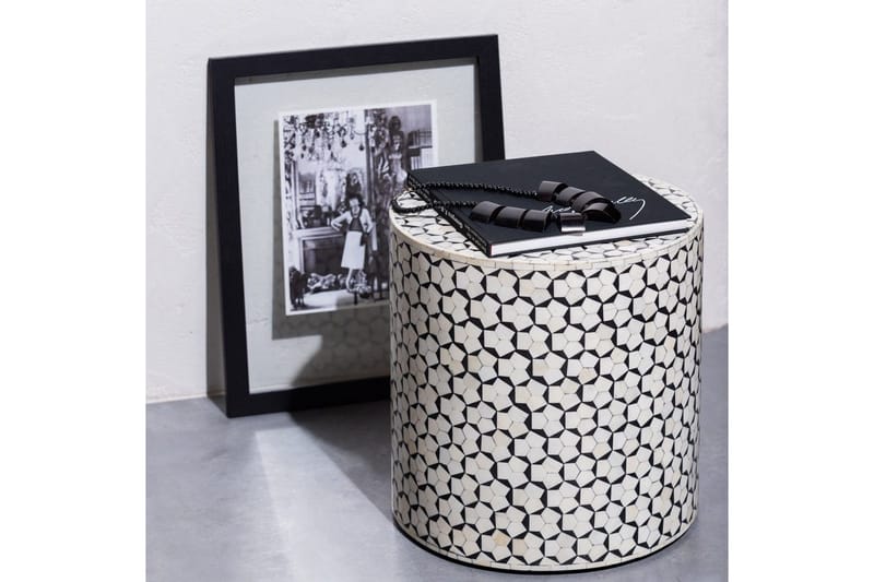 Sidebord Neva - Møbler - Bord - Avlastningsbord - Lampebord & sidebord