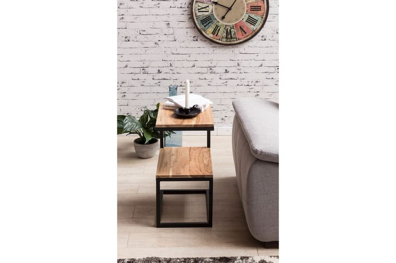 Sidebord Wohnling Massivt tre, S Cube, metallramme i landlig stil Akasie - Akasie - Møbler - Bord - Avlastningsbord - Lampebord & sidebord