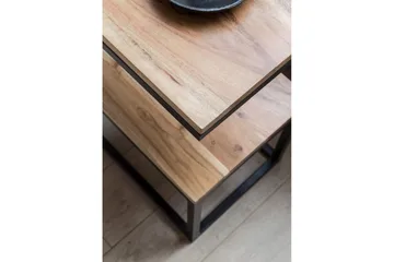 Sidebord Wohnling Massivt tre, S Cube, metallramme i landlig stil Akasie - Akasie - Møbler - Bord - Avlastningsbord - Lampebord & sidebord