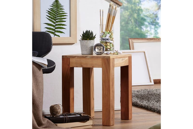 Sidebord Wohnling massivt tre 35x35cm med trebente bein, landlig stil Akasie - Akasie - Møbler - Bord - Avlastningsbord - Lampebord & sidebord