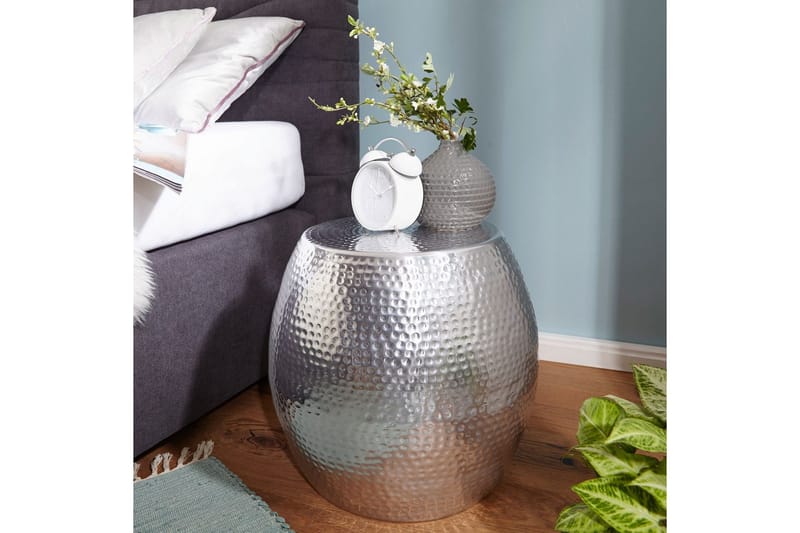Sidebord Wohnling rund 30 cm, 42 cm høyde, aluminium hammerutseende, orientalsk stil Sølv - Sølv - Møbler - Bord - Avlastningsbord - Lampebord & sidebord