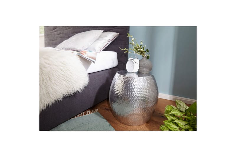 Sidebord Wohnling rund 30 cm, 42 cm høyde, aluminium hammerutseende, orientalsk stil Sølv - Sølv - Møbler - Bord - Avlastningsbord - Lampebord & sidebord