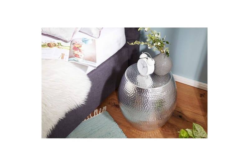 Sidebord Wohnling rund 30 cm, 42 cm høyde, aluminium hammerutseende, orientalsk stil Sølv - Sølv - Møbler - Bord - Avlastningsbord - Lampebord & sidebord