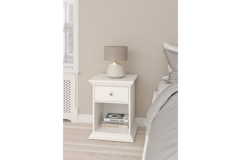 Suneta Nattbord 48 cm - Hvit - Møbler - Bord - Avlastningsbord - Sengebord & nattbord