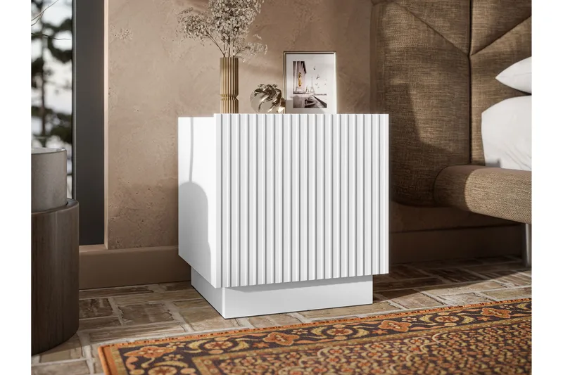 Torvalen Sängbord 45 cm - Hvit - Møbler - Bord - Avlastningsbord - Sengebord & nattbord