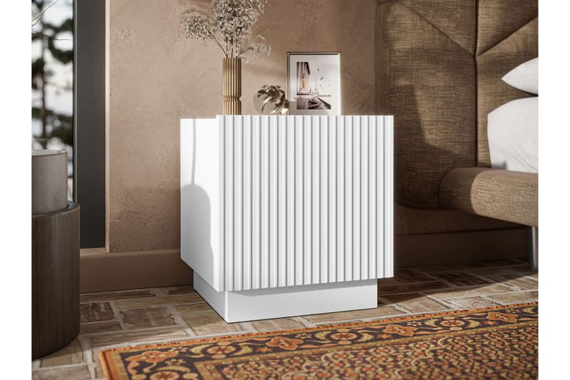 Torvalen Sängbord 45 cm - Hvit - Møbler - Bord - Avlastningsbord - Sengebord & nattbord