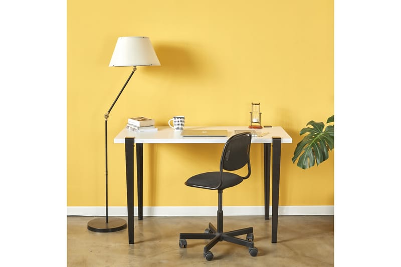 Eridanos Skrivebord 60x120 cm Hvit/Svart - Hanah Home - Møbler - Bord - Kontorbord - Skrivebord