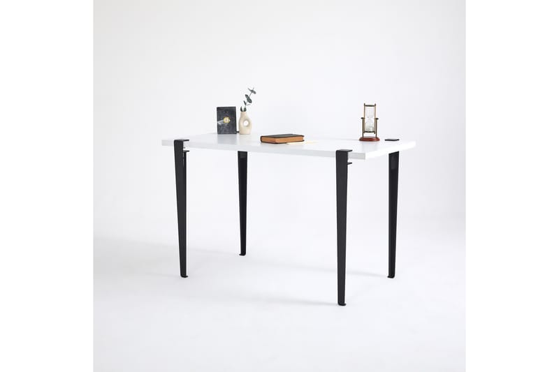Eridanos Skrivebord 60x120 cm Hvit/Svart - Hanah Home - Møbler - Bord - Kontorbord - Skrivebord