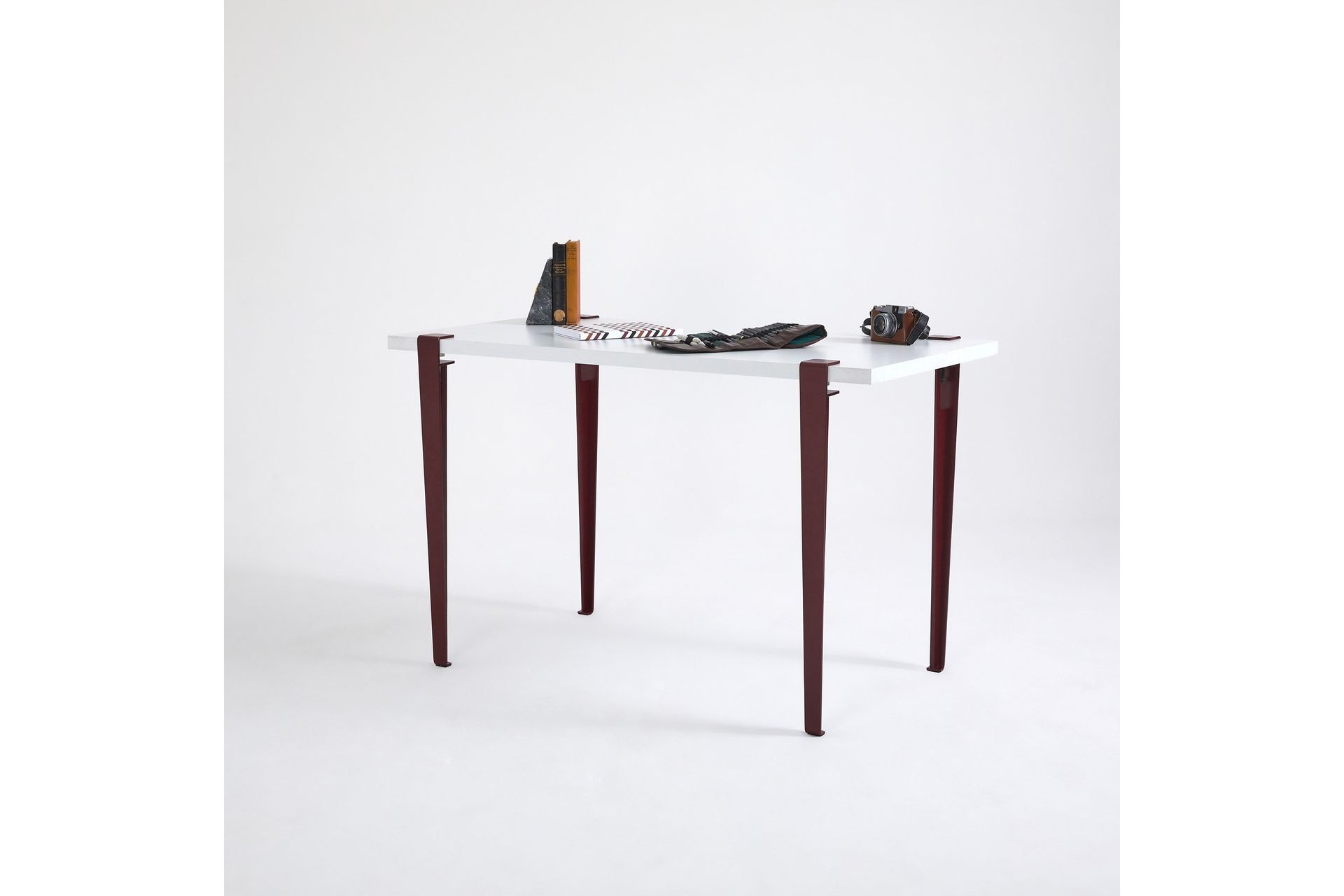 Eridanos Skrivebord 60x120 cm Hvit/Rød - Hanah Home - Møbler - Bord - Kontorbord - Skrivebord