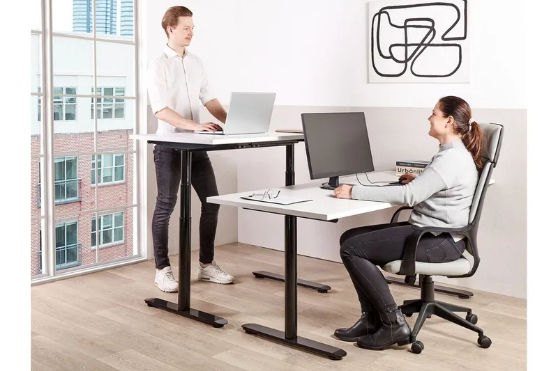 Banner Skrivebord 80x180 cm - Hvit/Svart - Møbler - Bord - Kontorbord - Skrivebord - Hev og senkbart skrivebord