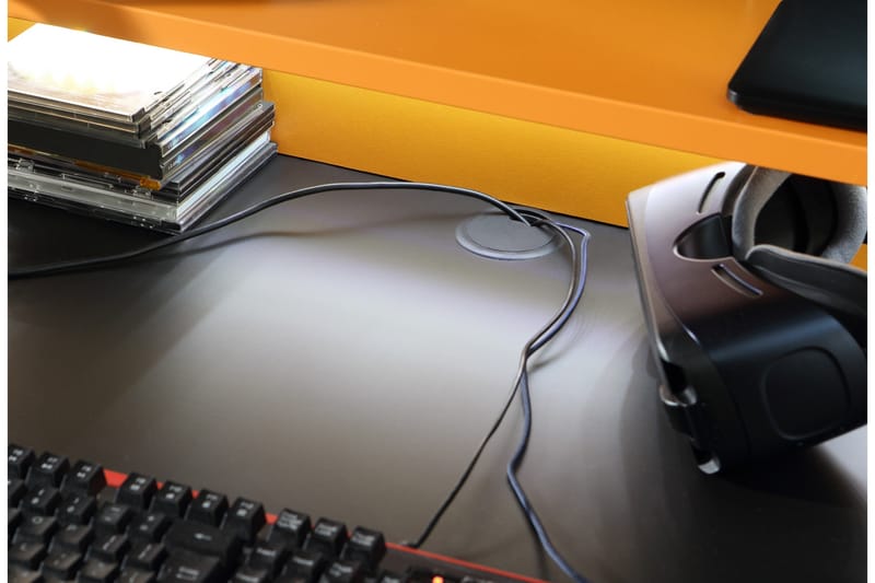 Bays Gaming Skrivebord 160 cm med Oppbevaringshylle - Svart/Oransje - Skrivebord - Databord