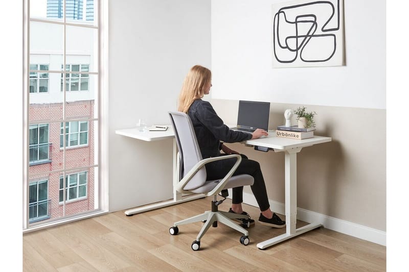 Bina L-formet Skrivebord 109x160 cm i Malt Tre - Hvit - Møbler - Bord - Kontorbord - Skrivebord - Hev og senkbart skrivebord