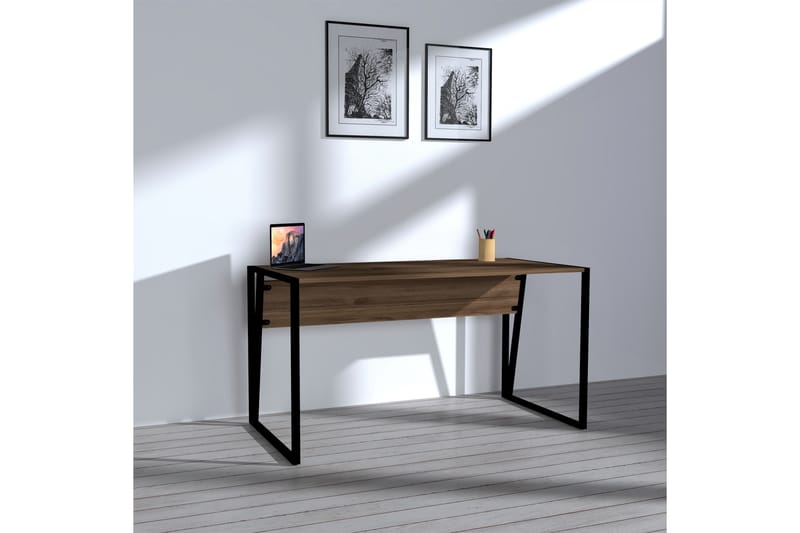 Husada Skrivebord 140 cm - Valnøttsbrun/Svart - Skrivebord