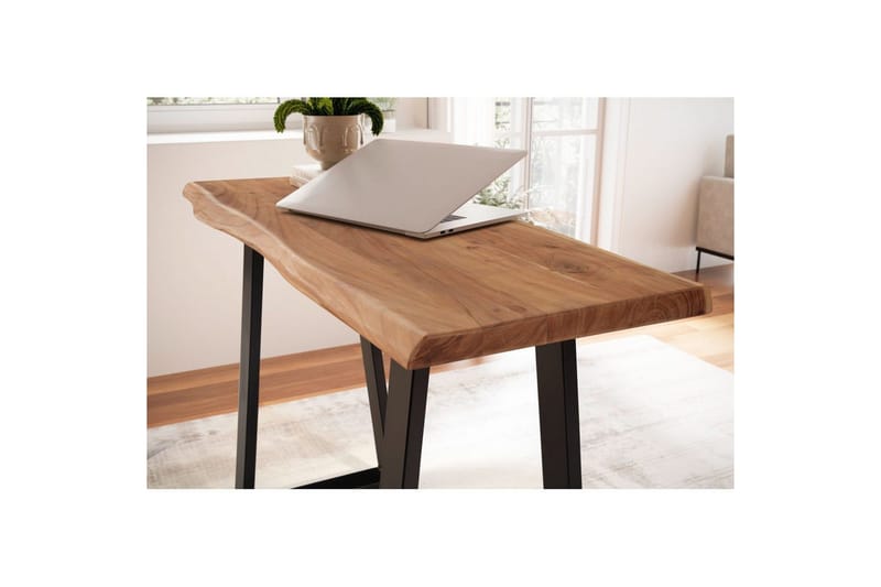 Skrivebord Wohnling Heltre med trekanter metallramme - Møbler - Bord - Kontorbord - Skrivebord