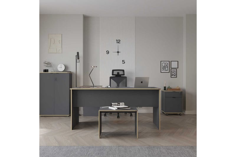 Soonam Skrivebord 160x144 cm - Rødfarget tre/Antrasitt - Møbler - Bord - Kontorbord - Skrivebord