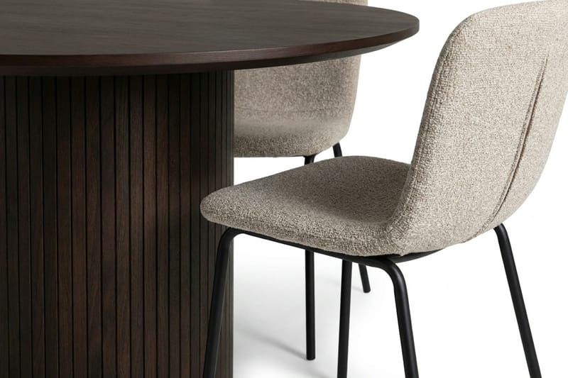 Kopparbo rund spisegruppe 110 cm røkt eik med 4 Katy spisestoler - Røkt eik - Møbler - Bord - Spisegrupper