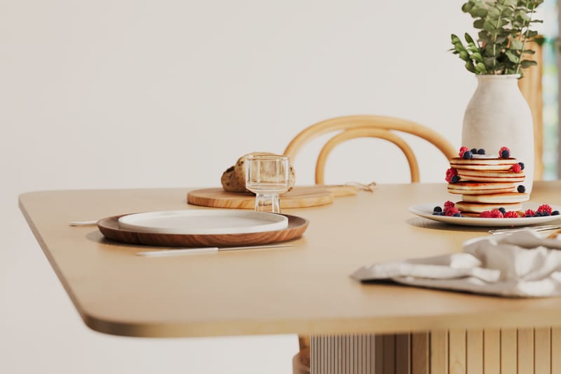 Kopparbo Spisebord 140 cm - Lyst hvitlasert eik - Spisebord & kjøkkenbord