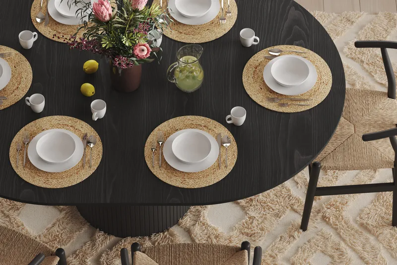 Kopparbo Rundt Spisebord 130 cm Utvidbart med tilleggsplate - Svart Tre / Riflet - Møbler - Bord - Spisebord & kjøkkenbord