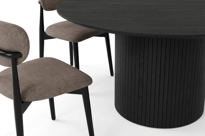 Kopparbo spisegruppe, rund 180 cm, svart med 8 Molly spisestoler - Svartbeiset eik - Møbler - Bord - Spisegrupper