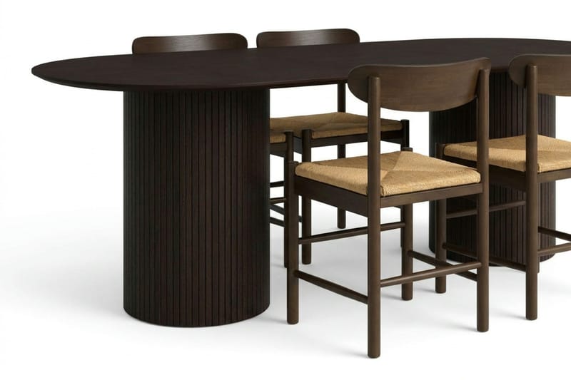 Kopparbo spisegruppe oval 220 cm røkt eik med 6 Elsie spisestoler - Møbler - Bord - Spisegrupper
