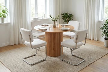 Kopparbo spisegruppe rund 110 cm eik med 4 Milva spisestoler - Eik - Møbler - Bord - Spisegrupper