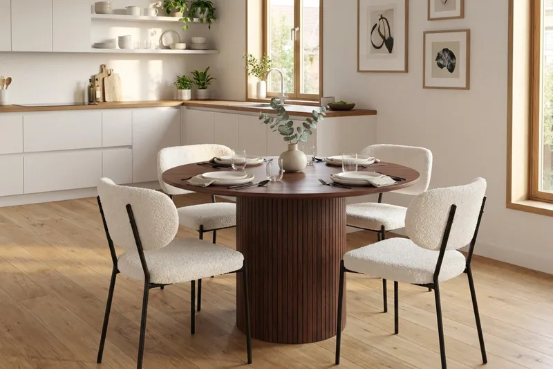 Kopparbo spisegruppe rund 110 cm med 4 Gemmiano spisestoler - Valnøtt - Møbler - Bord - Spisegrupper