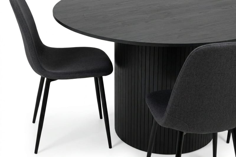 Kopparbo spisegruppe rund 110 cm svart med 4 Nibe spisestoler - Svartbeiset eik - Møbler - Bord - Spisegrupper